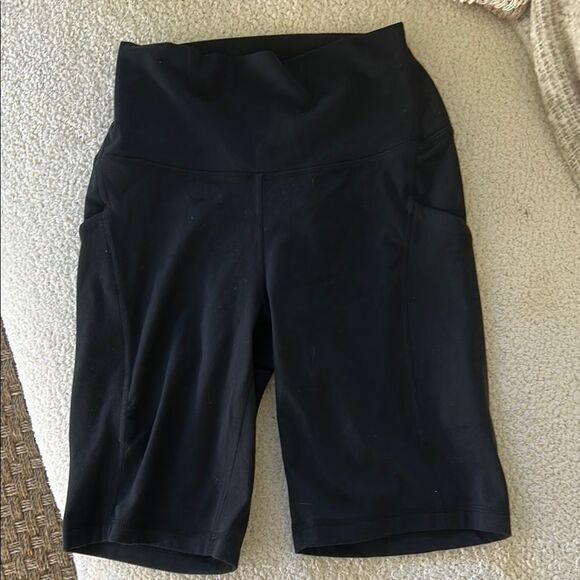 CRZ YOGA Biker Shorts 8 Inches - High Waisted Side Pockets, Black, Size XS, NWT - Picture 2 of 7